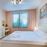 Artur Vip Club מלון דירות 4*