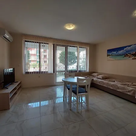 Artur Vip Club 公寓式酒店 4*